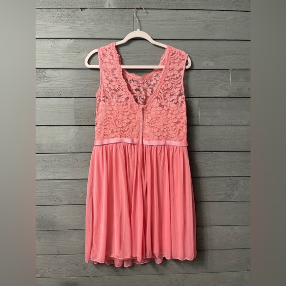 Worn Once David’s Bridal Coral Peach Lace Top Dress Sz 14 Prom Bridesmaid Formal - Picture 2 of 5